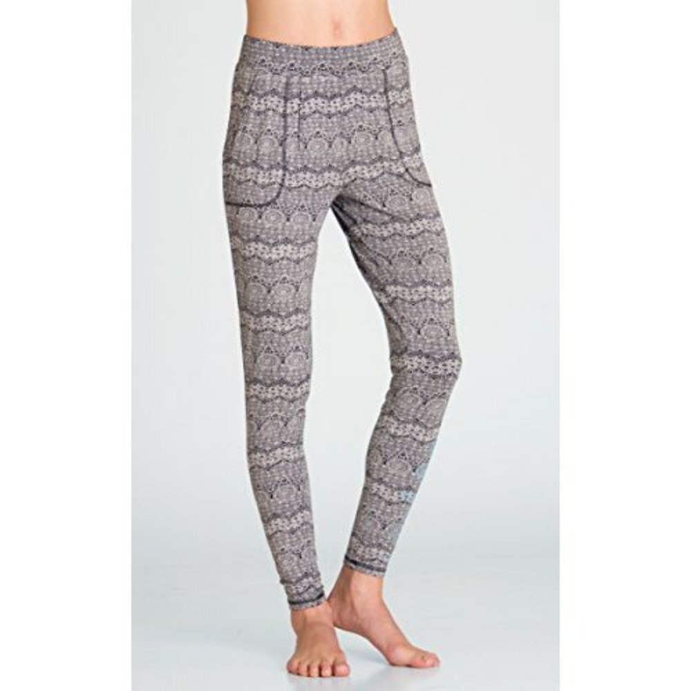 ๐RVCA Women's Slow Your Roll Pants - Picture 6 of 8